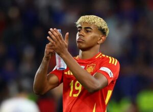Van Basten khuyên Lamine Yamal nên thi đấu ở vị trí trung tâm để phát huy tối đa tài năng