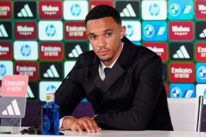 Trent Alexander-Arnold Gây Ấn Tượng Khi Phát Biểu Tiếng Tây Ban Nha Tại Real Madrid